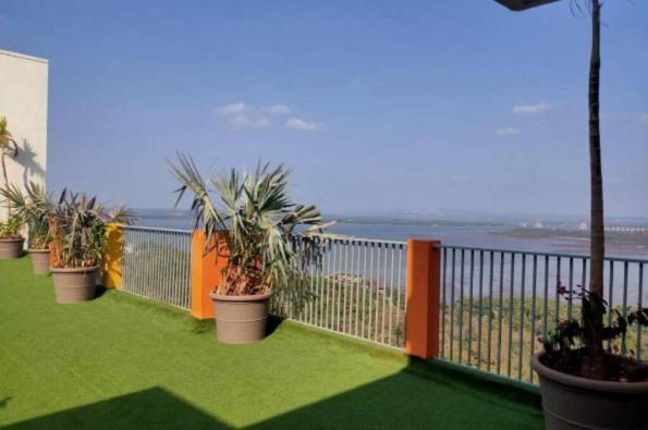 Pool And Garden View Good Stay Premium 2 Bhk Flat 104 Dabolim Buitenkant foto